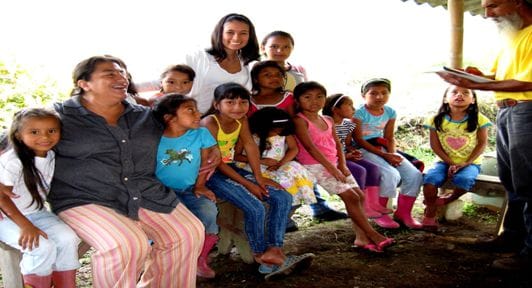 Grupo-de-niñas-y-niños.jpg