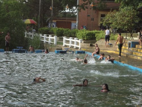 panorámica de piscina