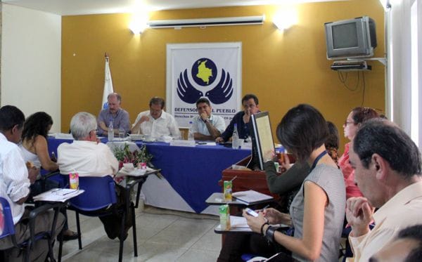 Defensor-Regional-del-Valle-en-compañía-del-vicepresidente-y-gobernadores-de-Nariño-y-Cauca.jpg