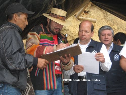 PadreChucho_Senado_EnJambaló.jpg