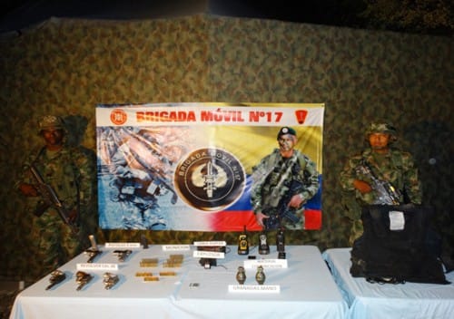 ARMAMENTO-DECOMISADO-A-LOS-CAPTURADOS-1.jpg