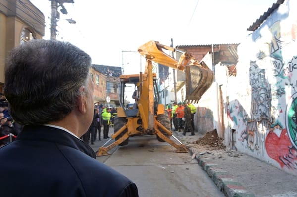 Santos-demolición.jpg