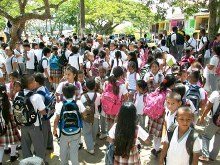 Marcha-en-Mondomo-por-la-liberación-de-la-niña.jpg