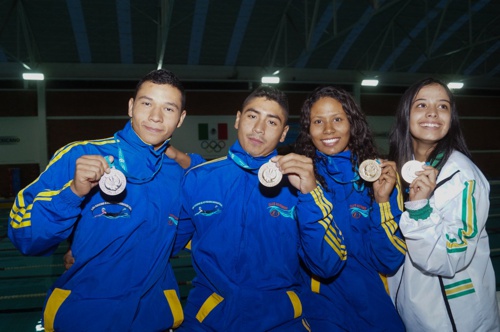 CAUCANOS-CAMPEONES-PANAMERICANOS-EN-NATACION-CON-ALETAS.jpg