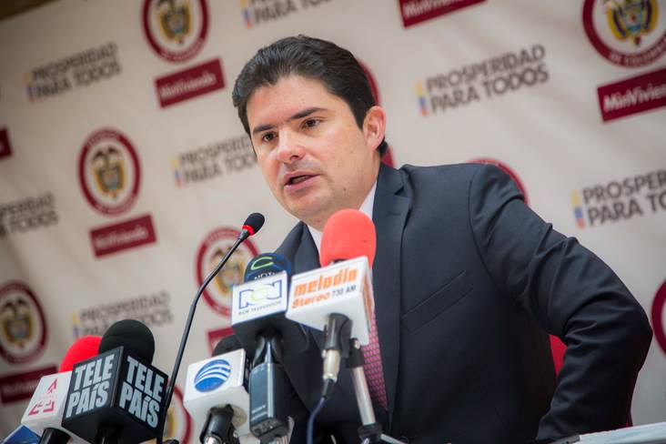 Ministro-de-Vivienda-Ciudad-y-Territorio-Luis-Felipe-Henao-Cardona.jpg