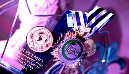 Premio-a-la-Excelencia-Educativa-recibe-la-FUP.jpg