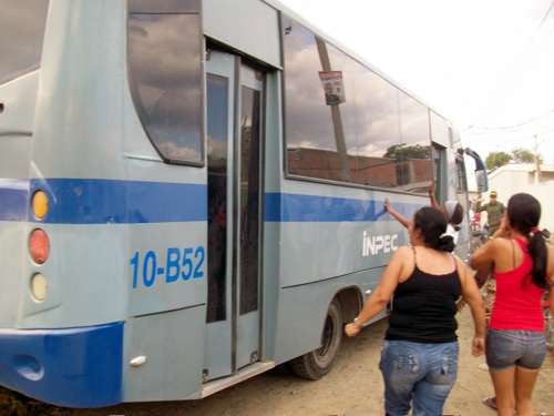 Traslado-de-presos-de-la-cárcel-de-Santander-de-Q..jpg