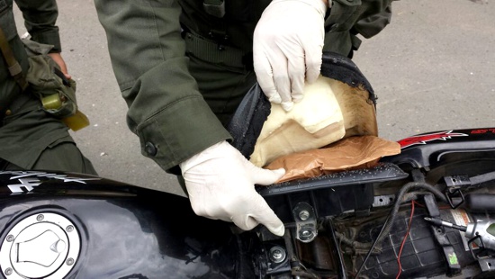 2-capturados-por-transportar-coca.jpg