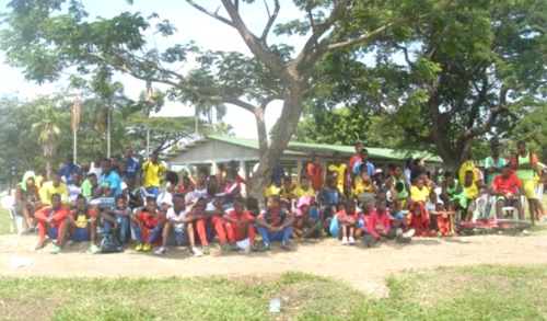 Empresarios-del-fútbol-brasilero-buscan-talentos-en-Villa-Rica1.jpg