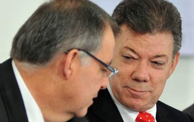 Alejandro-Ordóñez-y-Juan-Manuel-Santos.jpg