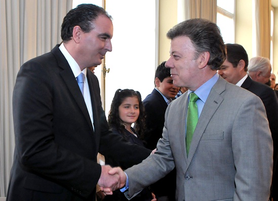 Aurelio-Iragorri-Valencia-y-Juan-Manuel-Santos.jpg
