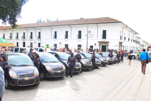 Gobernación-del-Cauca-entregó-diez-vehículos-al-CTI.jpg