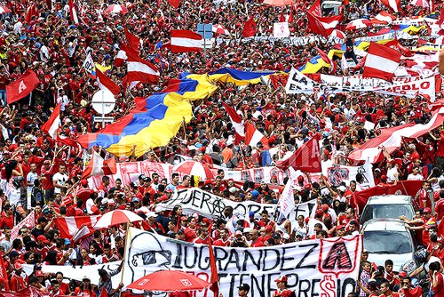 Multitudinaria-marcha-de-los-hinchas-del-América-en-Cali.jpg