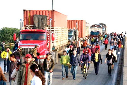 Paro-de-camioneros-en-Colombia.jpg