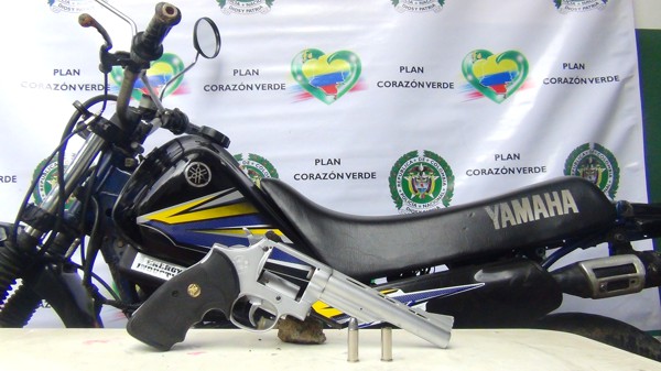 Policía-recuperó-moto-hurtada-e-incautó-arma-de-fuego-en-Santander-de-Quilichao.jpg