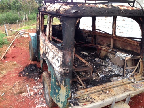 Vehículo-incinerado-en-Quitapereza-Santander-de-Quilichao.jpg