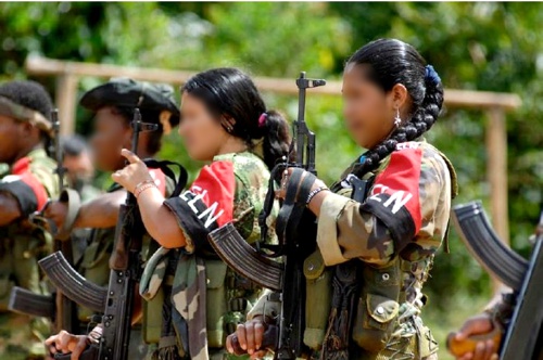 Guerrilleras del ELN - Foto - apoyo Guerrilleras del ELN - Foto - apoyo