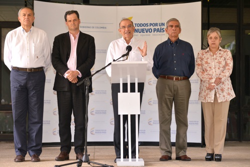Humberto-de-la-Calle-Delegación-de-Colombia-en-La-Habana-Cuba.jpg