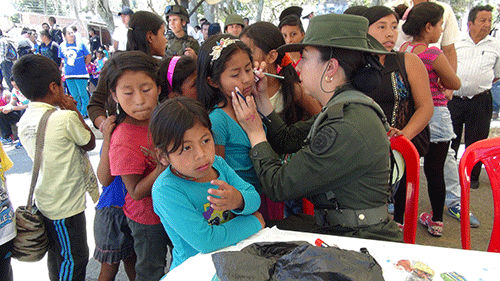 Mujer-Policía-2.gif