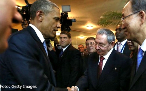 Obama y Castro - apretón de manos Obama y Castro - apretón de manos