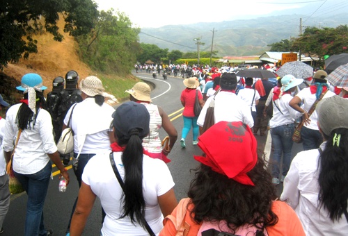 Docentes-protestan-en-Santander-de-Quilichao-vía-Panamericana.jpg