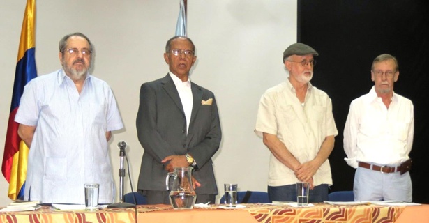 Gabriel Ruiz, Ciro E., Armando Ibarra y Rafael Escobar en noche de poesía en Comfandi Valle - Foto NTC.