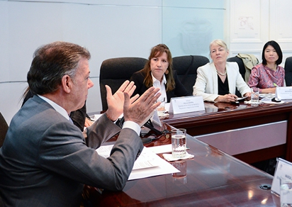 Juan-Manuel-Santos-víctimas-del-conflicto-armado-Colombia1.jpg