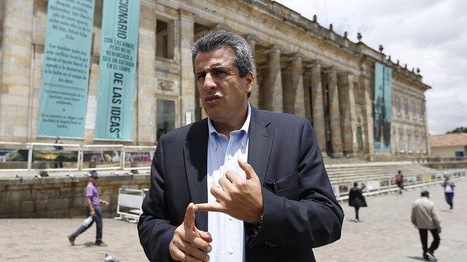 Luis-Fernando-Velasco-2.jpg