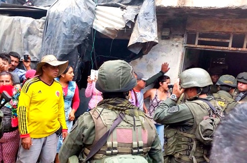 Sacan-a-la-Policía-de-El-Mango-Argelia-Cauca.jpg