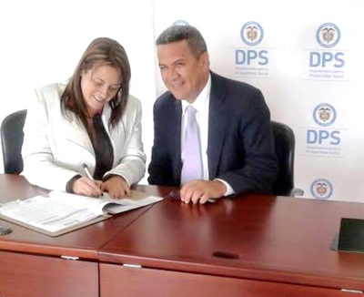 Tatiana Orozco - Directora del DPS, Walter Zúñiga Barona - Alcalde Municipio de Miranda Tatiana Orozco - Directora del DPS, Walter Zúñiga Barona - Alcalde Municipio de Miranda