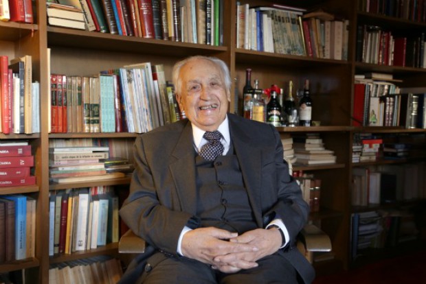 otto_morales_poseia_una_biblioteca...
