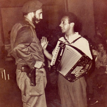 Fidel Castro y Alejandro Gómez Roa - El hombre del acordeón Fidel Castro y Alejandro Gómez Roa - El hombre del acordeón