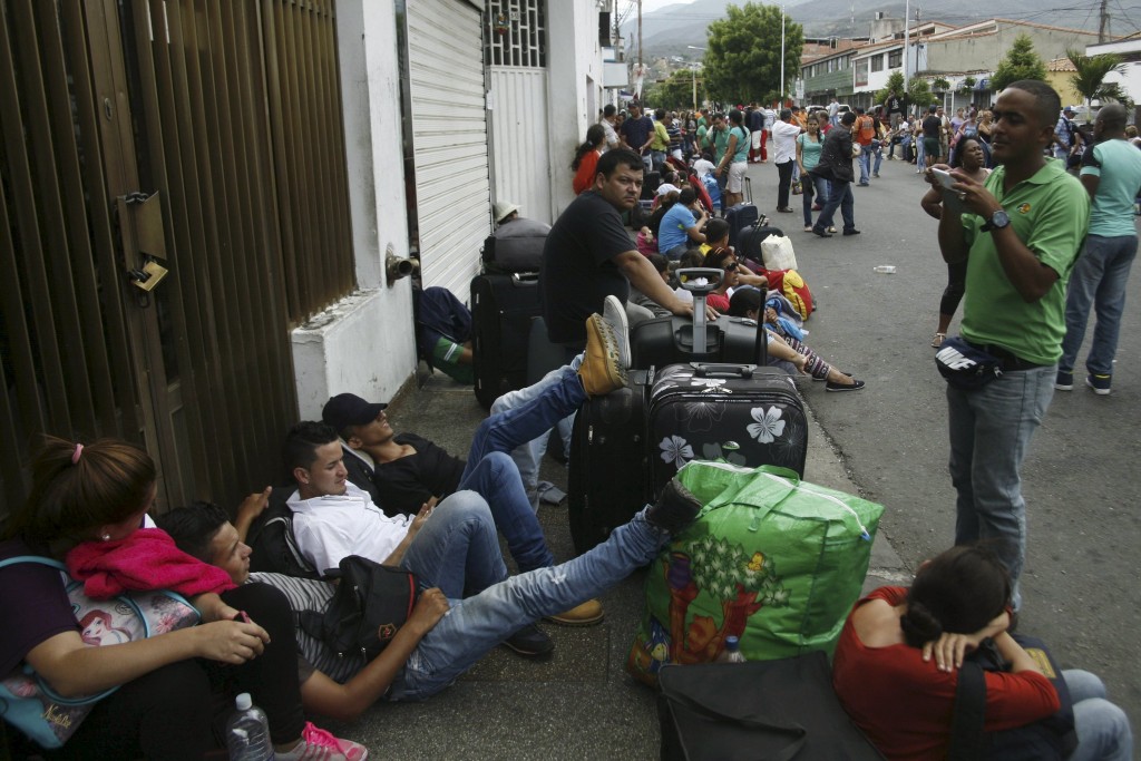 Frontera-colombianos-esperan-1024x683.jpg