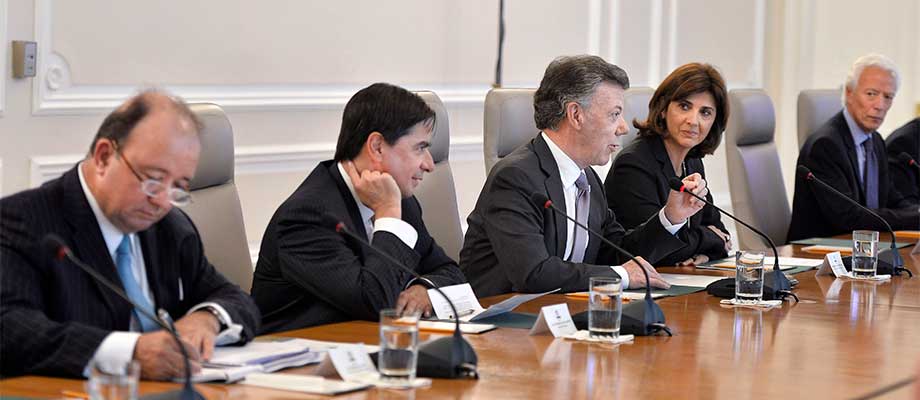 Presidente-Santos-se-reunió-con-la-Comisión-Asesora-de-Relaciones-Exteriores.jpg