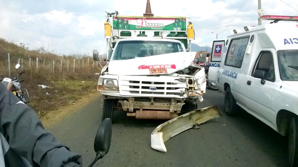 Grave-accidente-de-tránsito-en-la-vía-a-San-Pedro-en-Santander-de-Quilichao.jpg