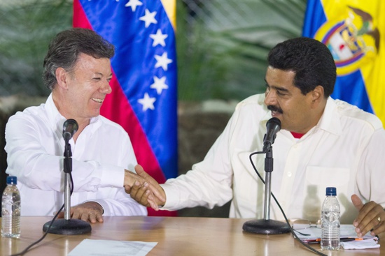 Juan-Manuel-Santos-y-Nicolás-Maduro.jpg
