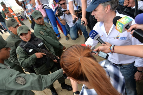 Santos-en-la-frontera-con-Venezuela.jpg