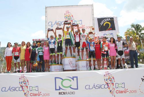 Foto-08-Podio-de-Campeones.jpg