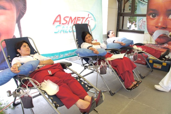 La solidaridad se lleva en la sangre - Asmet Salud EPS - Dona sangre La solidaridad se lleva en la sangre - Asmet Salud EPS - Dona sangre