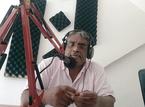 10-DE-OCTUBRE-2015-POLITIK-DESDE-LA-BARRERA.gif