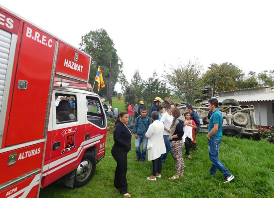 Tres-personas-muertas-dejó-accidente-de-tránsito-entre-Popayán-y-Totoró.jpg
