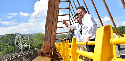 Germán-Vargas-Lleras-inaugura-puente-en-el-Huila.jpg