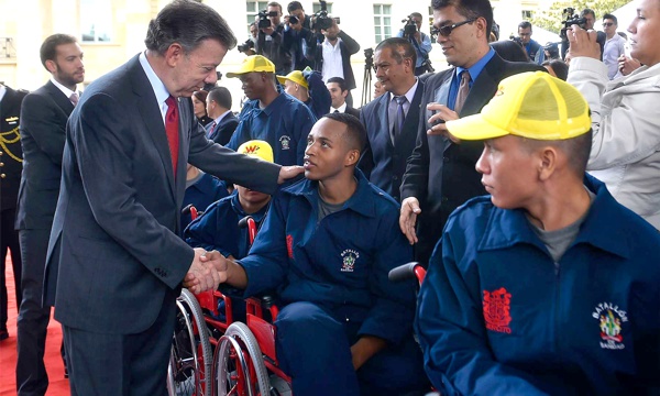 Por-los-heroes-de-Colombia-Juan-Manuel-Santos.jpg
