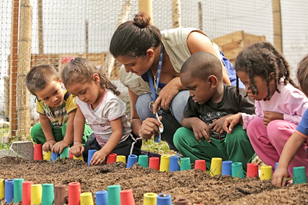 Todos-Listos-Proyecto-de-la-Fundación-Plan-y-MinEducación1.jpg