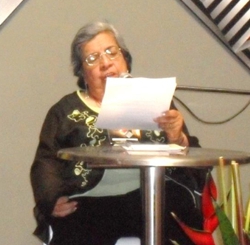 Poeta-Beatriz-Castelblanco-lee-en-el-Museo-Rayo.jpg