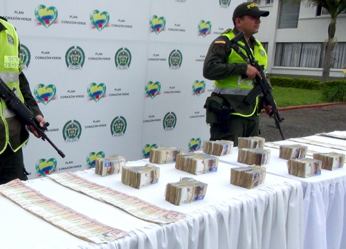 Incautan-330-millones-de-pesos-dentro-de-un-carro-accidentado-en-el-Cauca.jpg