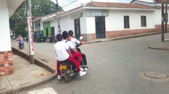 Sobrecupo en motocicletas en Santander de Quilichao