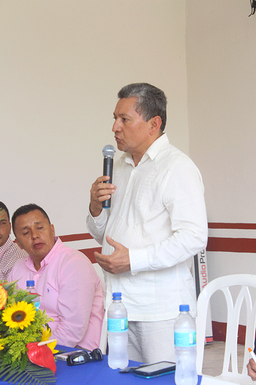 Edgar Velásquez Edgar Velásquez