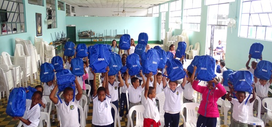 Entregan-kits-escolares-en-Caloto-Cauca2.jpg