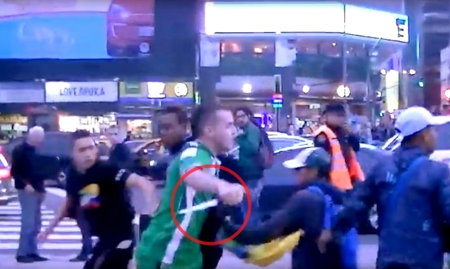 Hinchas-del-Cali-protagonizaron-bochornosa-grezca-en-Argentina.jpg
